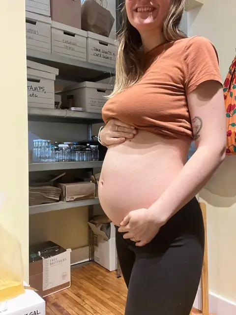Mommy Foxy Roxy on OnlyFans