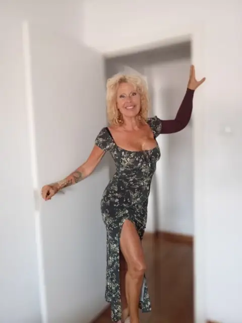 Asimetr a perfecta on OnlyFans