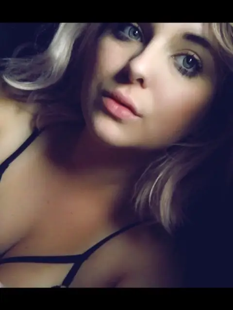 Aurelia Peaches on OnlyFans