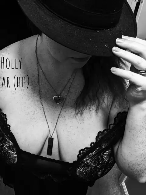 Holly Bear on OnlyFans