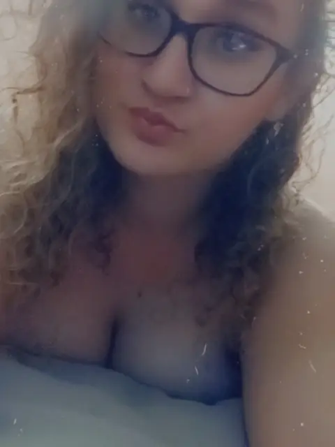 Lola on OnlyFans