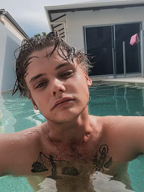 t33 on OnlyFans