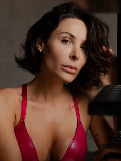 Caroline Junqueira OnlyFans profile