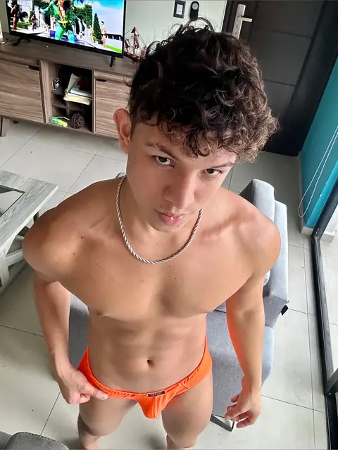 Santhiago HN on OnlyFans