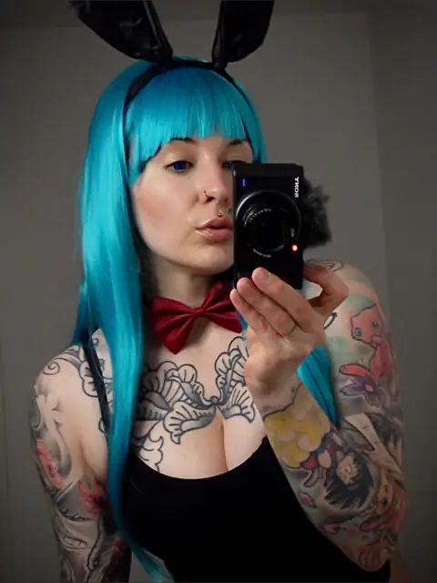 Lara on OnlyFans