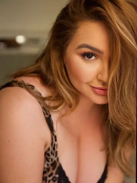 Beauty Curve on OnlyFans