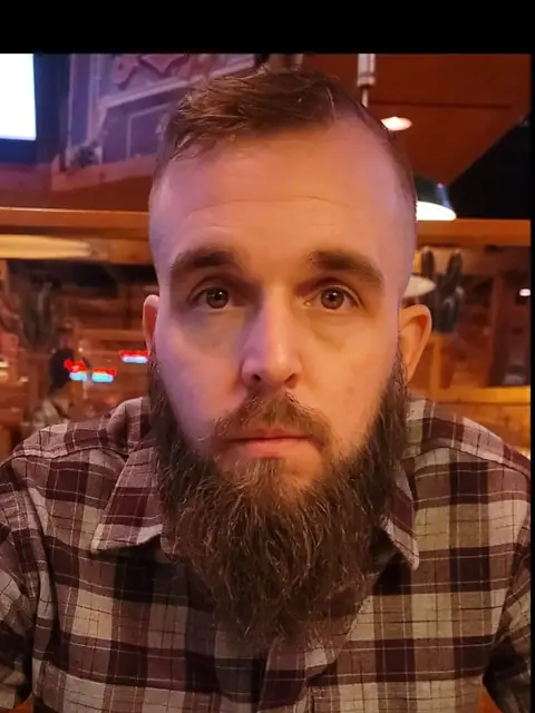 Tatted Bearded Dad(dy) on OnlyFans