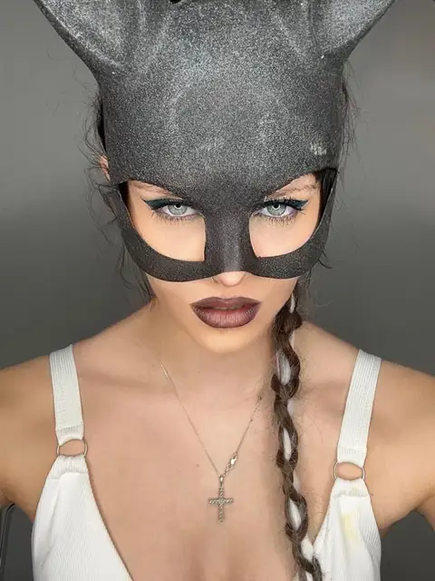 Bella Stone on OnlyFans