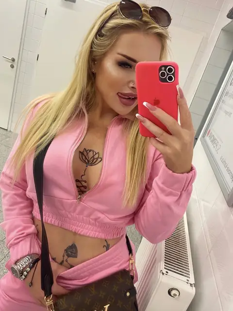LUNA Lux * on OnlyFans