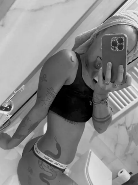 Chiedi pure on OnlyFans