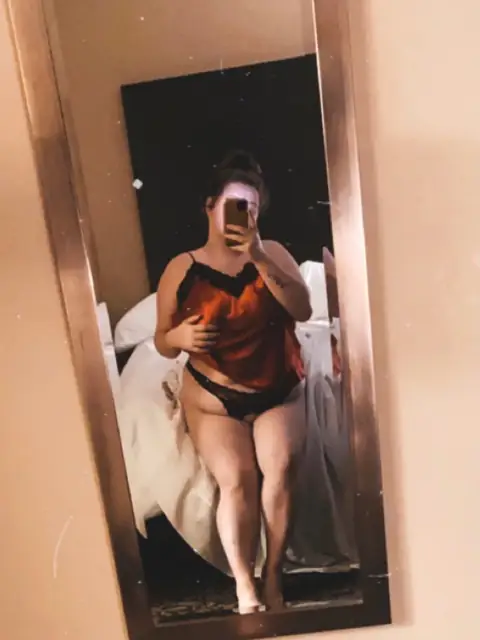 elli on OnlyFans