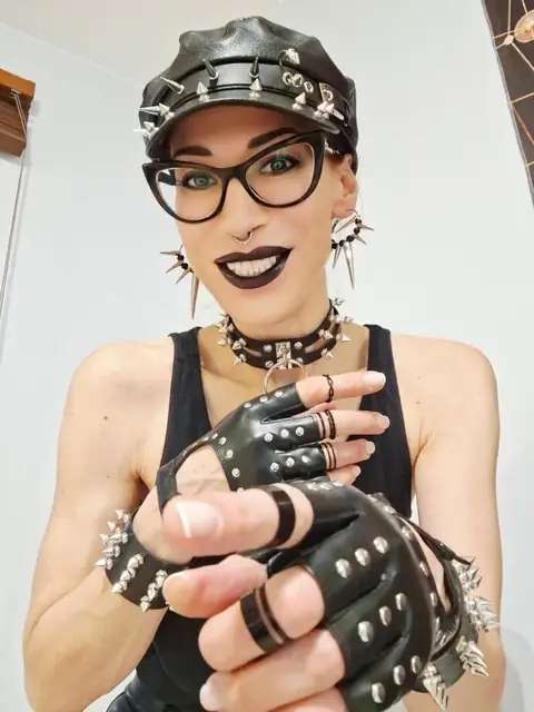 Mistress Juliett BDSM DOMINATRIX (Trans) on OnlyFans