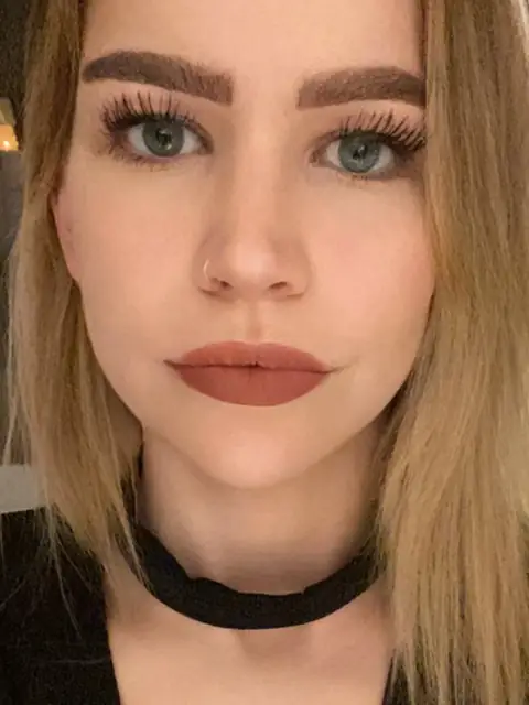 Laura on OnlyFans