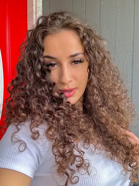 Zara on OnlyFans