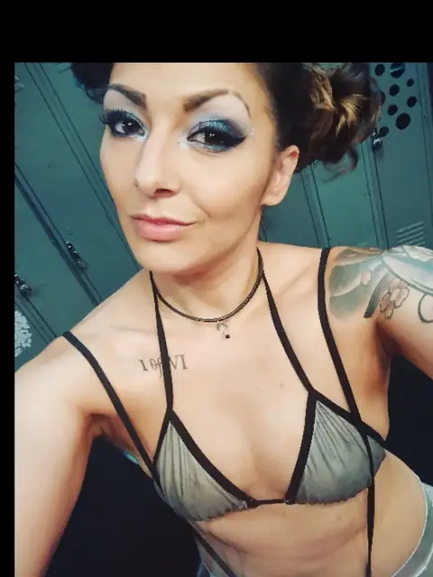 Miss Novah Caine on OnlyFans