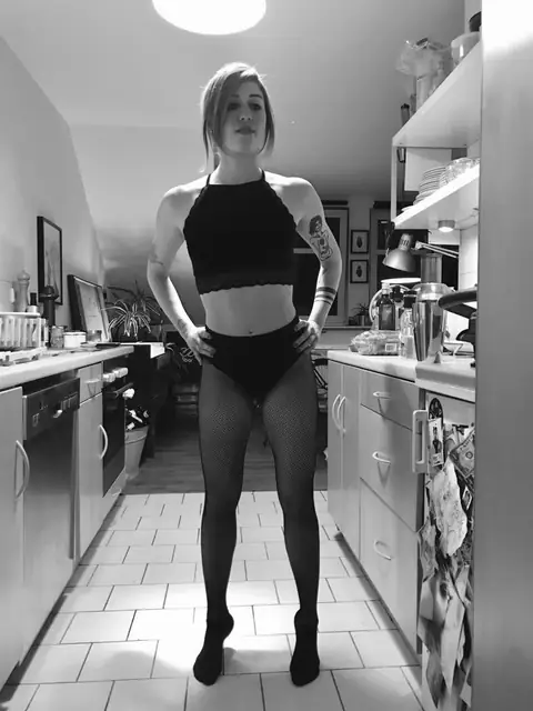 Lara Bon on OnlyFans