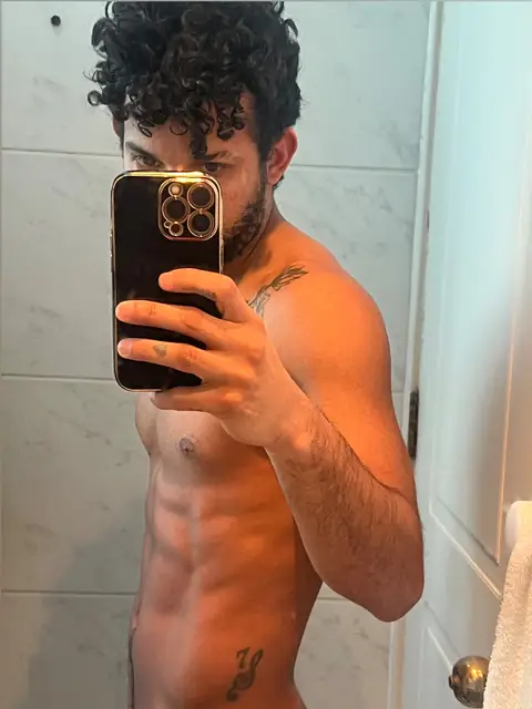 Sesiom on OnlyFans