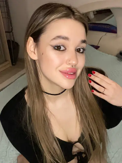 Kira Lyn on OnlyFans