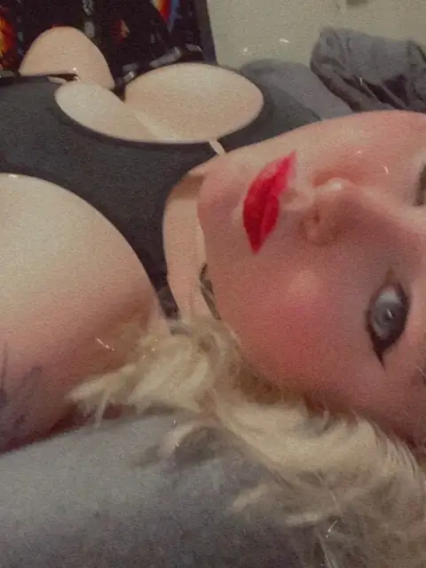 Kira on OnlyFans
