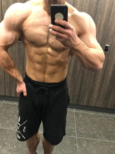 Konyflex on OnlyFans
