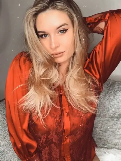 Roxana OnlyFans profile