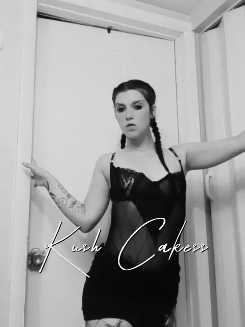 Kush cakes on OnlyFans