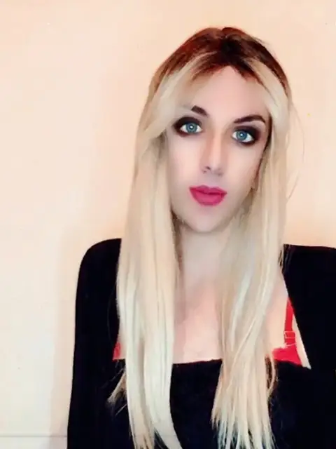 Ladylunacrossdresser on OnlyFans
