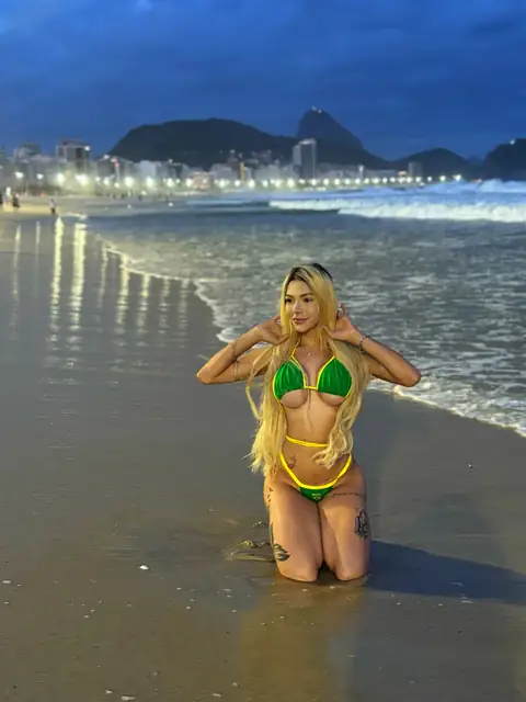 Lara on OnlyFans