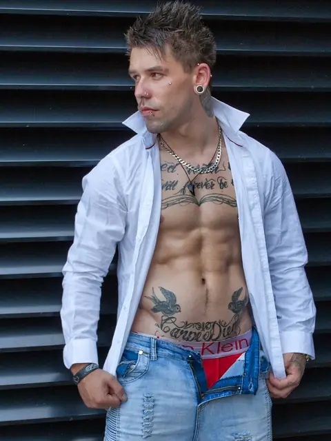 Adrian_Tapp_Official on OnlyFans