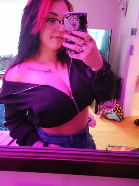 Sixela on OnlyFans