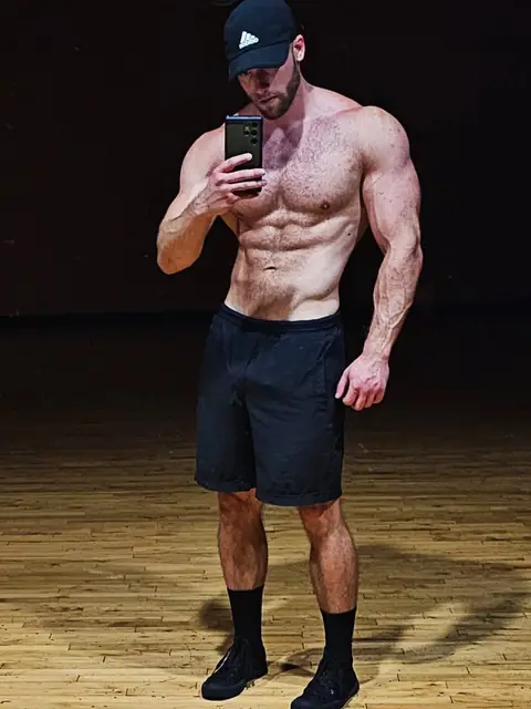 Tommy Gunn OnlyFans profile