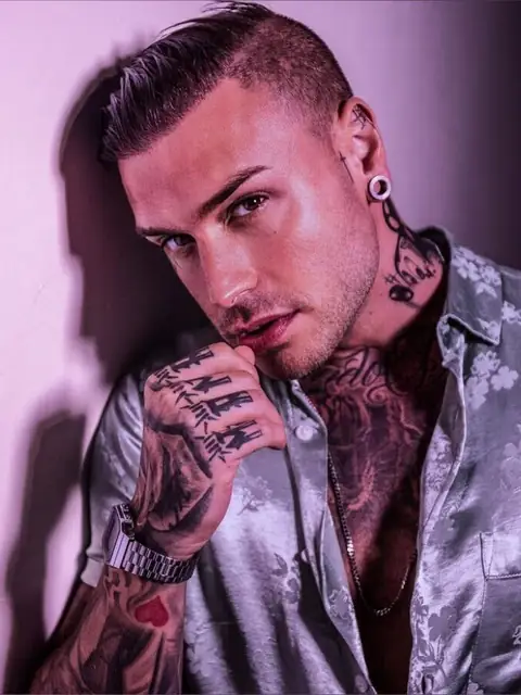 Adrian Rodriguez OnlyFans profile