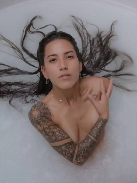 Jully on OnlyFans
