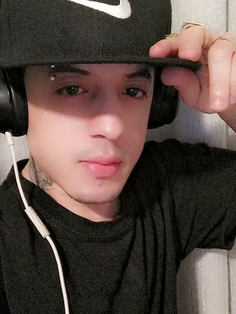 Chico Dollar El Peque o Gigante on OnlyFans