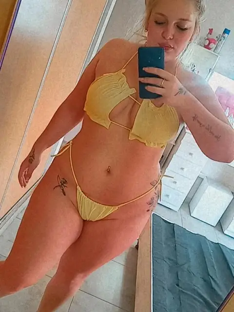 L I A on OnlyFans