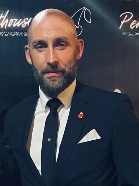 Ronniebarkerxxx on OnlyFans