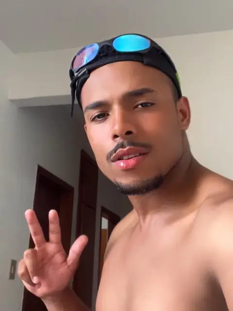 Vitor Gomes on OnlyFans