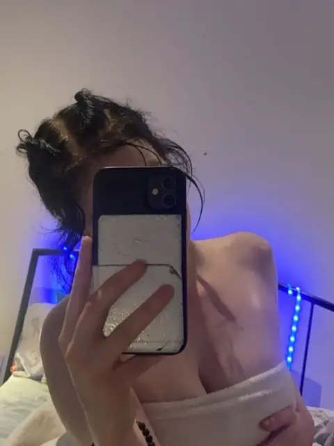 bella on OnlyFans