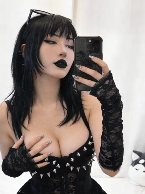 Lotus on OnlyFans