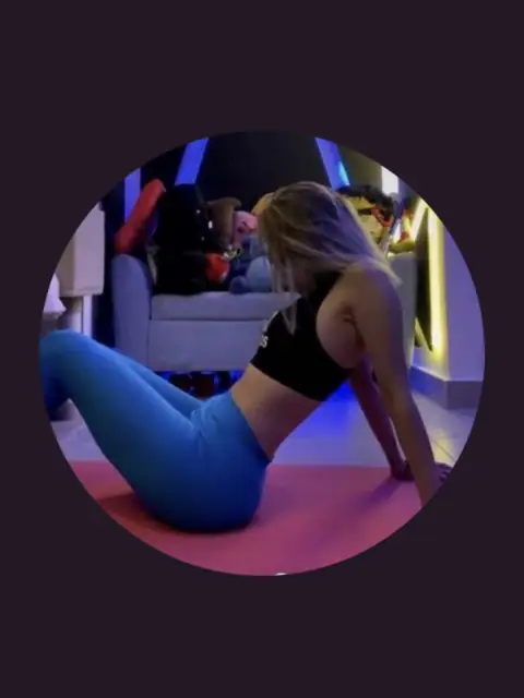 3 OnlyFans profile