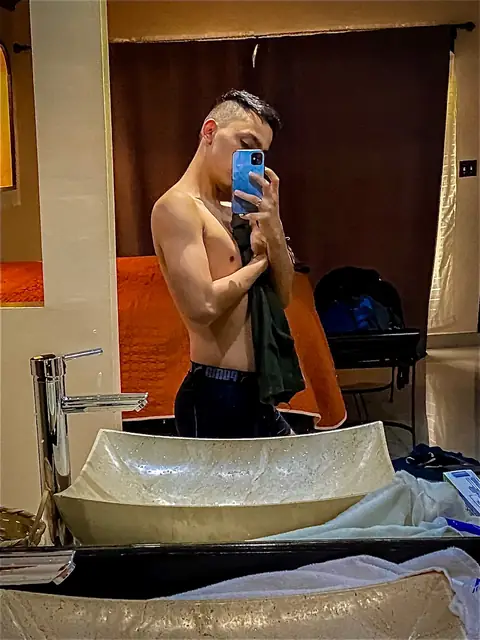 Moises Alexandro on OnlyFans