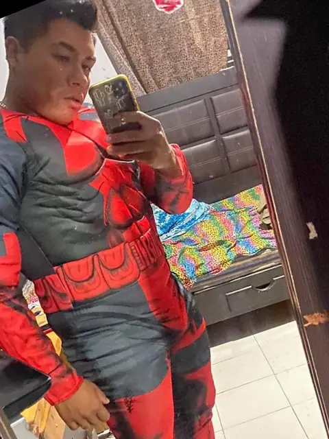 Miguel18 on OnlyFans