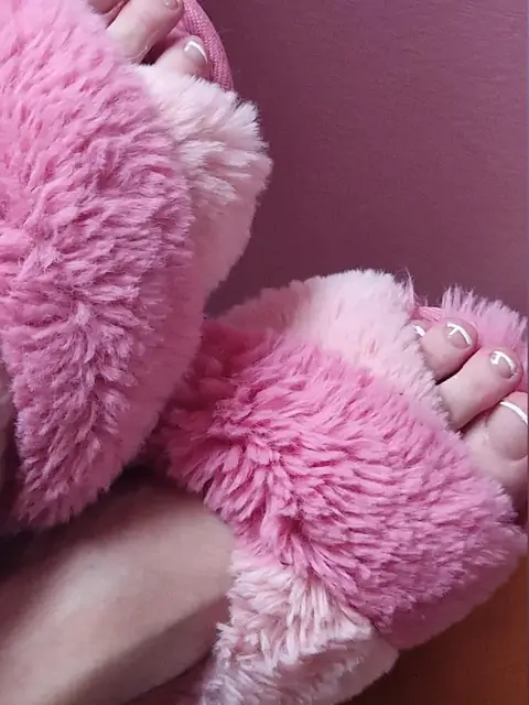 Footlookher on OnlyFans