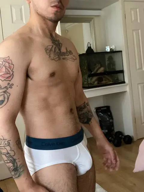 Latino Yorkshire on OnlyFans