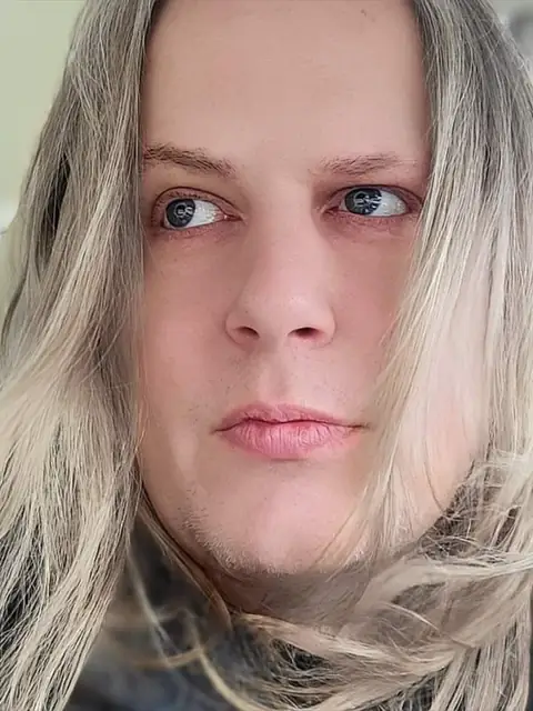 Quinn Rowan Davis on OnlyFans
