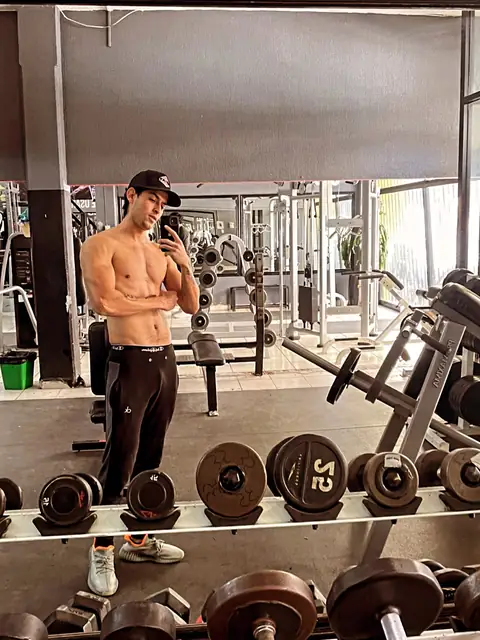 Arturo Rizo on OnlyFans
