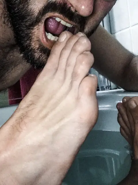 Belgianmalefeet on OnlyFans