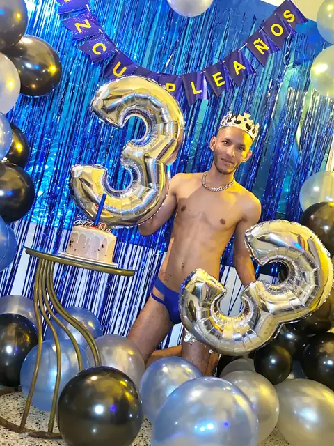 Carlos Alfredo Alvarez on OnlyFans