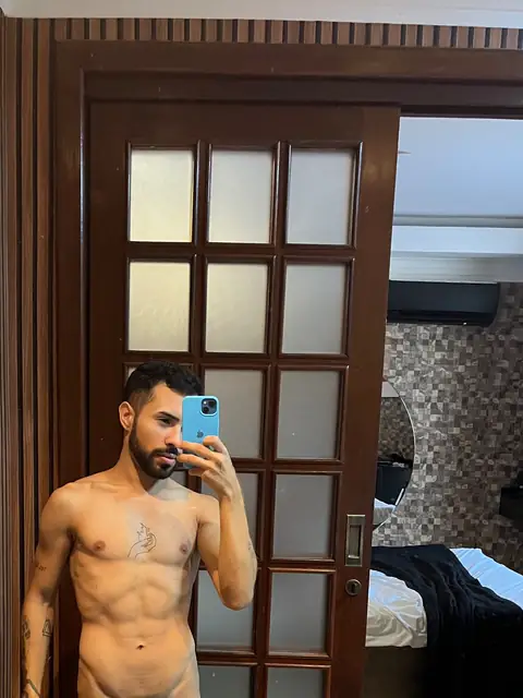 Yuri Rocha on OnlyFans