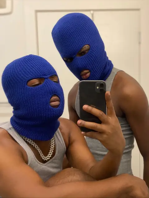 4Hand Experience on OnlyFans